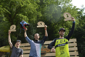 mouzaki dh race podium elite